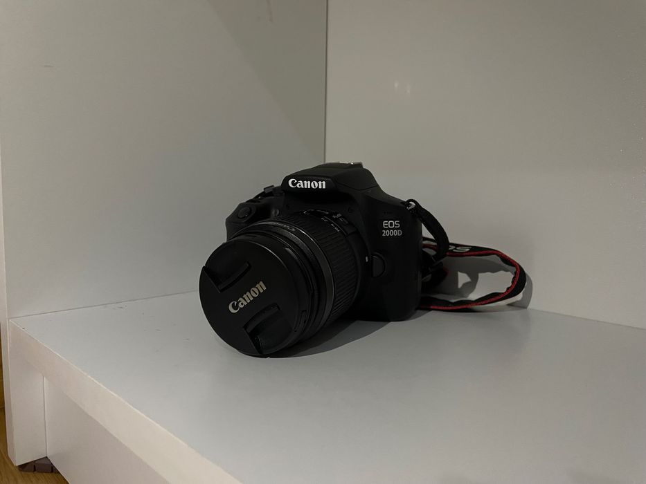 Canon EOS 2000D + lente 18-55mm