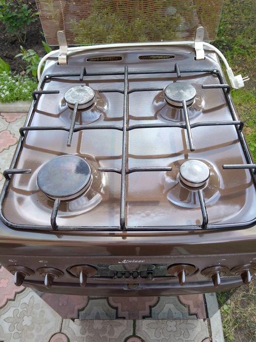 Продам газову плиту