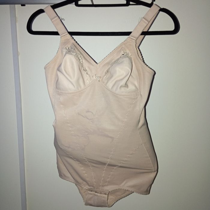 Body beżowe modulujący Triumph