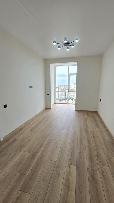 Сахарова/ 20 Жемчужина  В продаже шикарная квартира с ремонтом 42 кв.м.  Гардеробная  Раздельный санузел  Рассрочка 5 лет  1 взнос 15500 у.е.