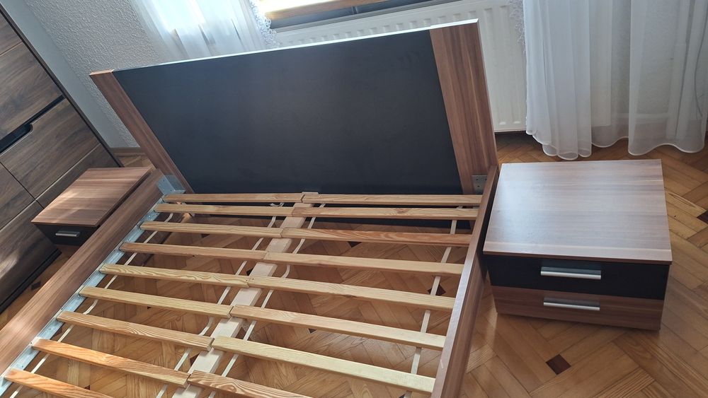 Łóżko małżeńskie 160x200 ze stelażem + 2 szafki nocne (komplet)