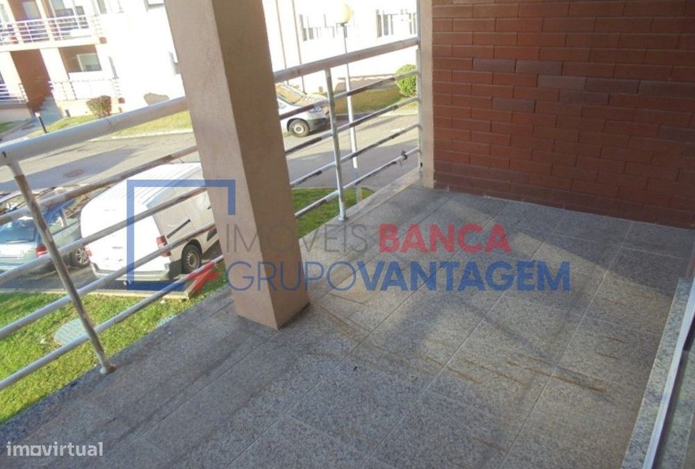 Apartamento T2 com varanda em Canelas, V.N.Gaia