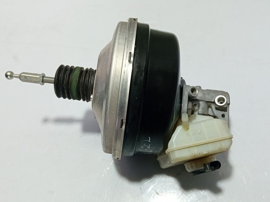 Servofreio AUDI A4 Avant (8K5, B8)