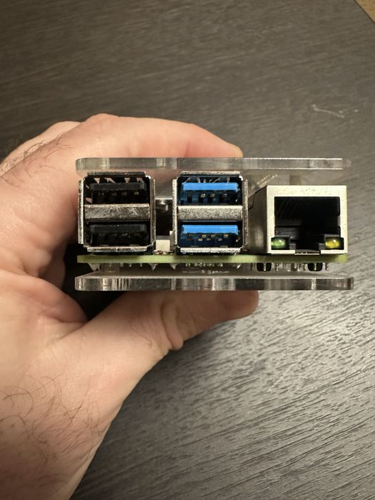 Продам Raspberry Pi 4 Model B 2Гб