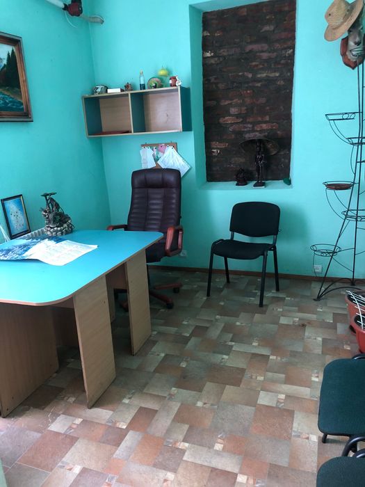 Продам нежитлову нерухомість  257м