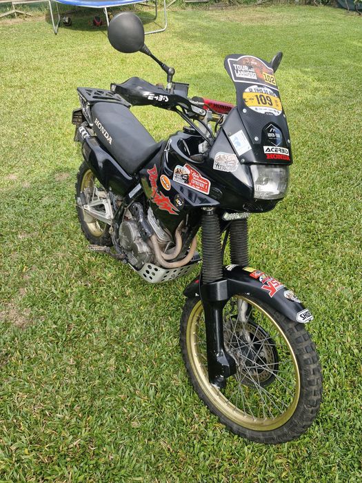 Honda nx dominador 650.