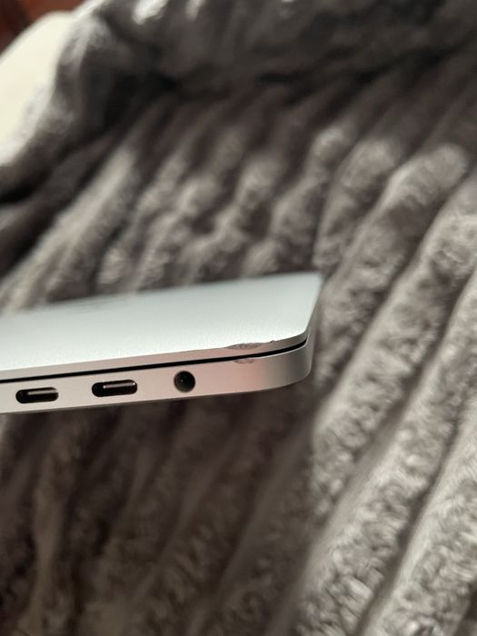 MacBook Pro 13” 2019 / i7 / 16GB / 1TB