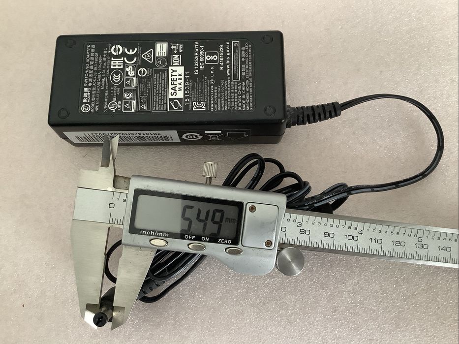 AC adaptador - Carregador ADS-40SI-19-3  19V 1.58A