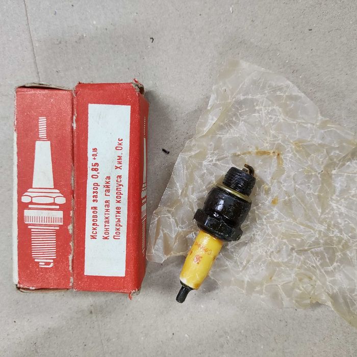 Свеча для мотоциклов ИЖ СССР оригинал Уфа а-11 2T (M14*1,25 12,7mm)