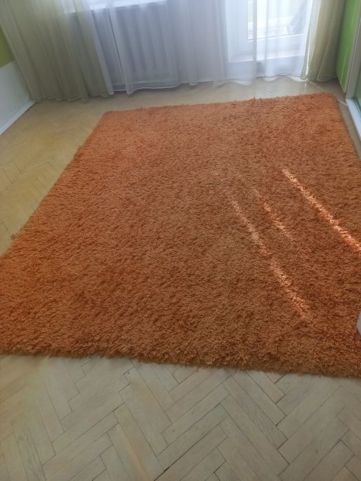 килим на підлогу