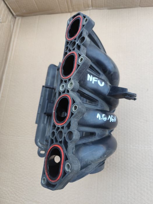 Kolektor ssący Peugeot 206 CC 1.6 16 v NFU