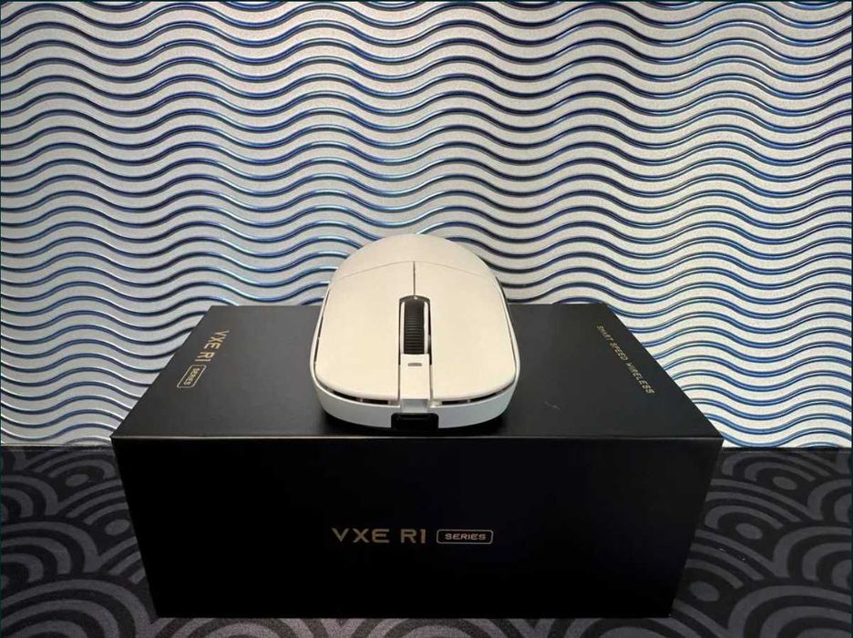 VGN VXE R1 Pro Max White