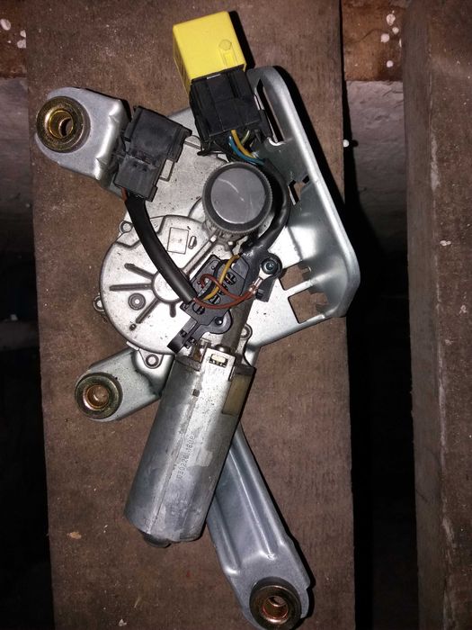 Моторедуктор заднього склоочисника на МЛ 163 - оригінал.