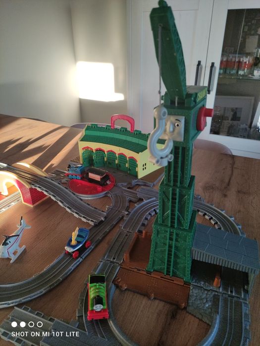 Zestaw Tomek i przyjaciele, Domkowo i dźwig Karolek