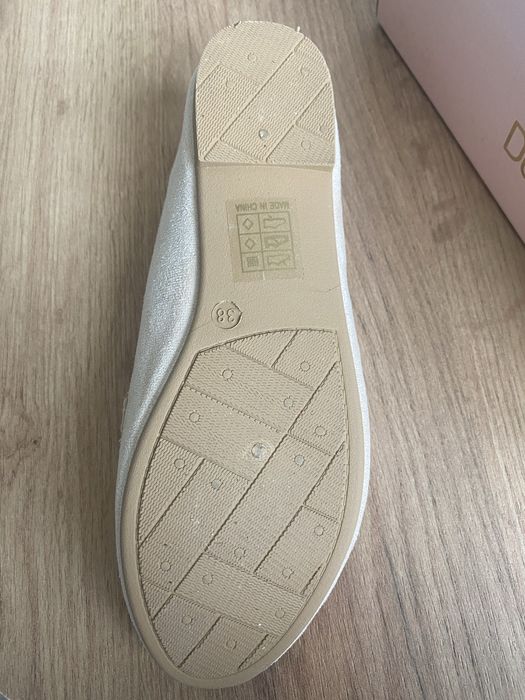 Zamszowe baleriny półbuty 37 beżowe