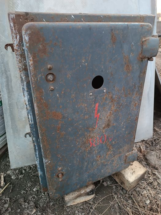 Електричний щиток щит (шафа) електрощит радянський