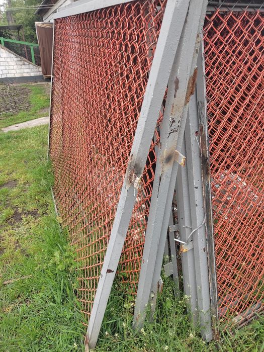 Продам забор із сітки рабиці.