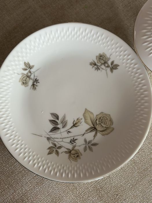 Zestaw porcelanowy EDELSTEIN  Talerzyki + cukiernica