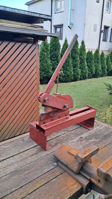 Gilotyna do cięcia blachy