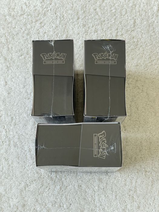 Pokémon TCG - Pitch Black Elite Trainer Box ETB