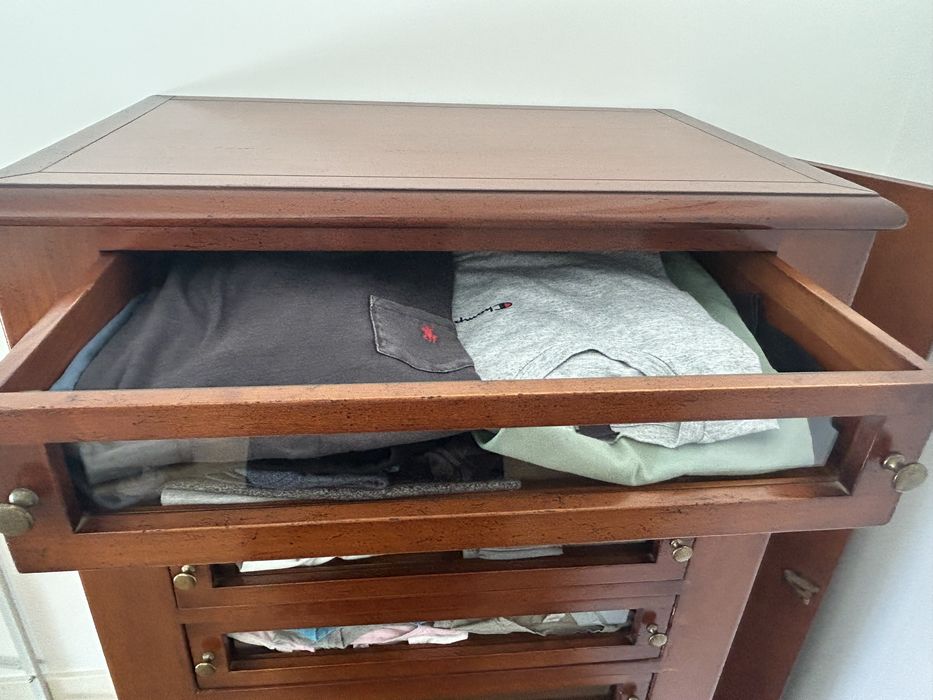 Camiseiro em cerejeira - madeira massiça