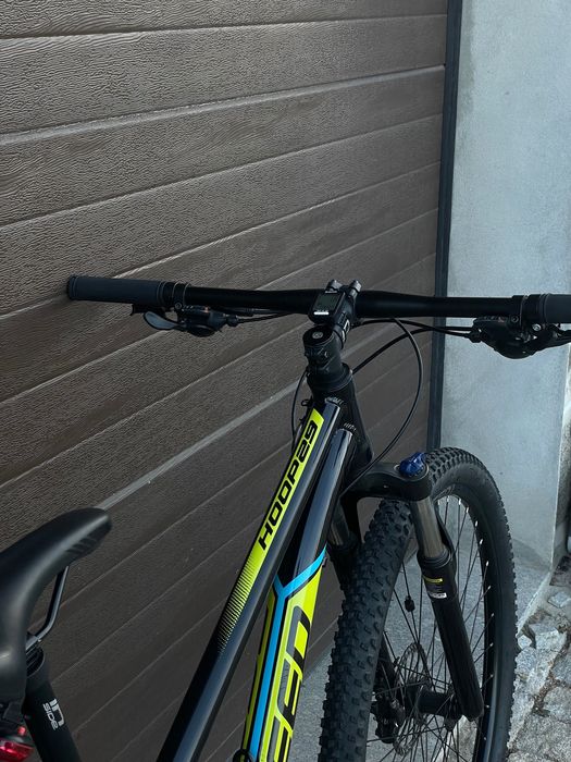DEC0 Hood 9 BTT 29 +capacete