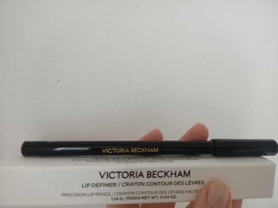 Oryginalna Victoria Beckham beauty lip definer 04  konturówka kredka
