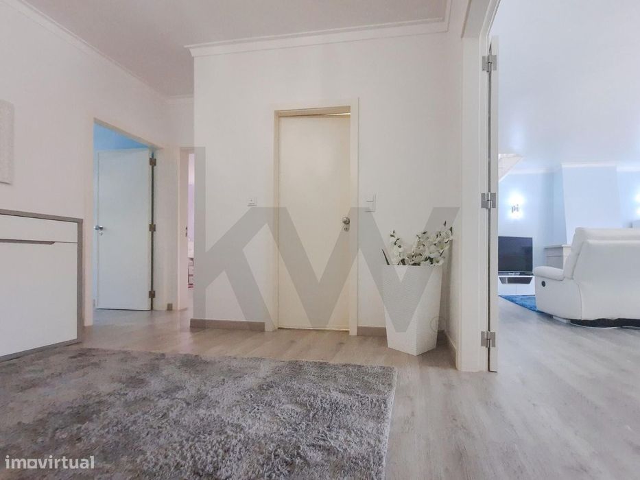 Apartamento T2 muito amplo, Sofisticado na Prestigiada Costa da Guia,