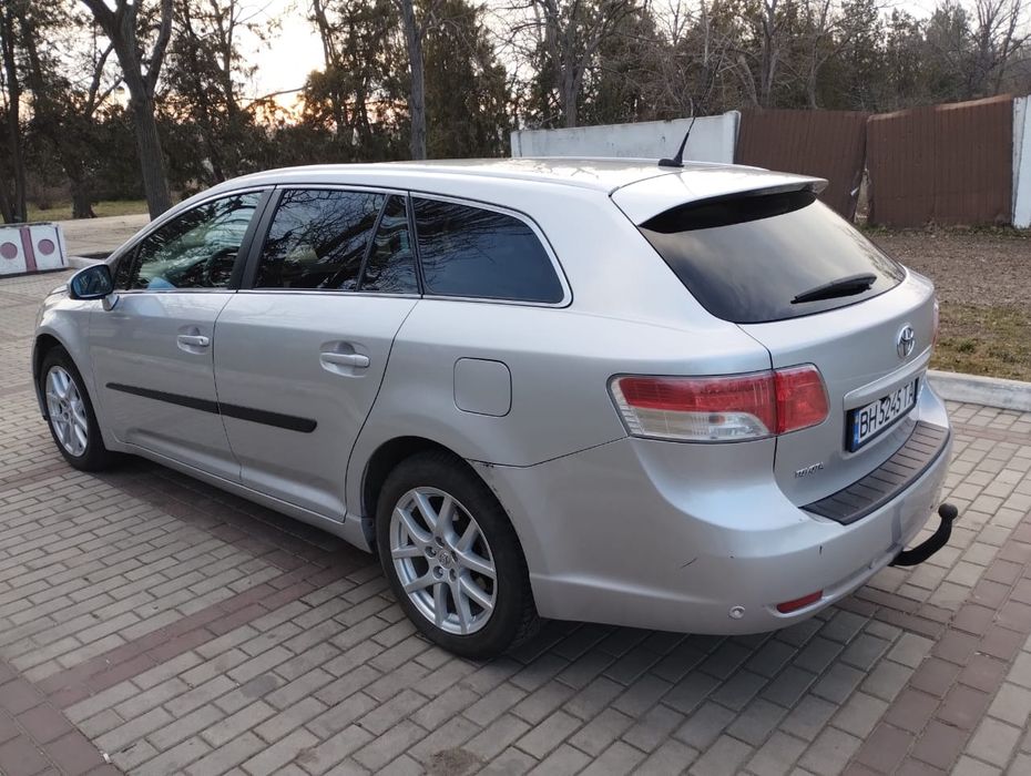 Автомобиль Toyota Avensis