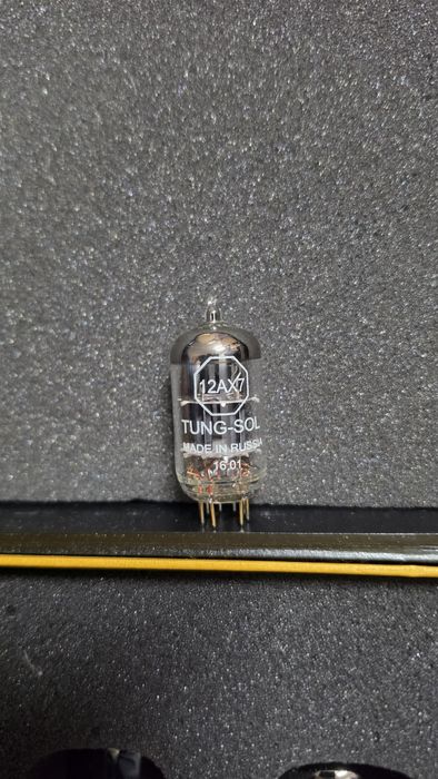 Lampowy wzmacniacz stereo Linear Audio Reserch  IA-30T