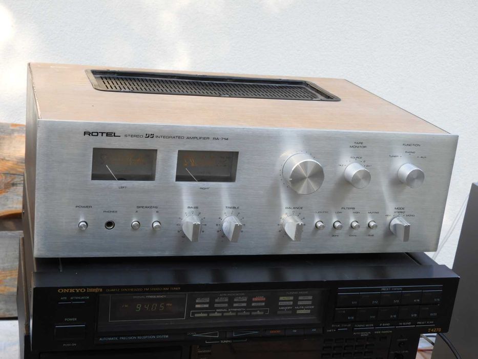 Rotel RA -714 część zestawu stereo