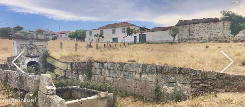 Quinta dos Sonhos em Chaves, Vila Real: Casa para recuperar T6 duplex