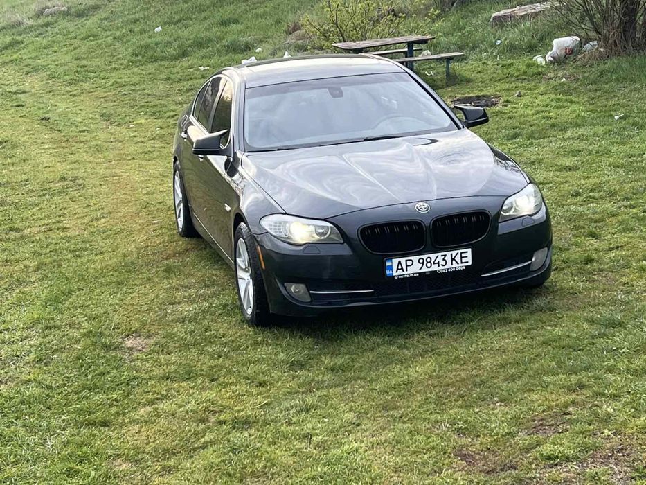 BMW F 10 (528) 2011 Атмосфера