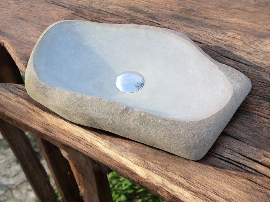 Раковини з каменю в наявності та під замовлення