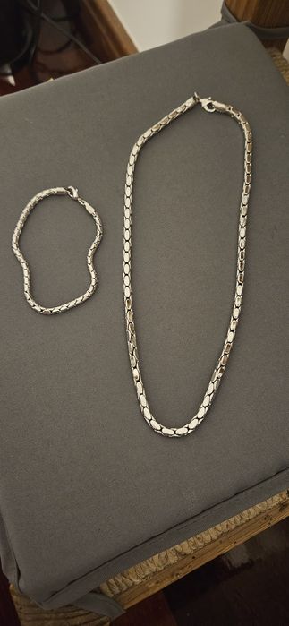 Conjunto de colar e pulseira