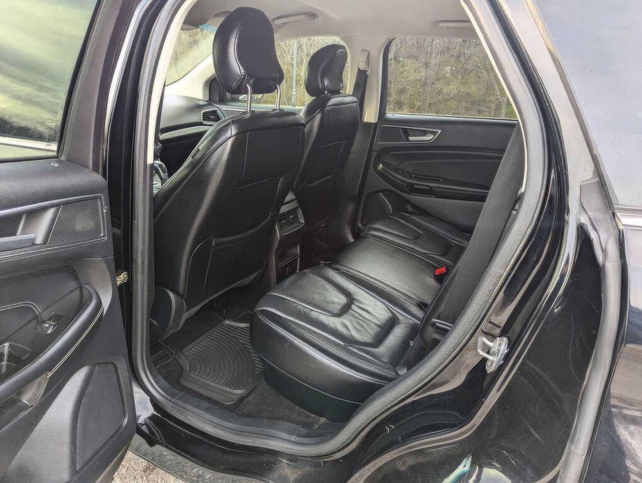 Ford Edge Titanium      2017