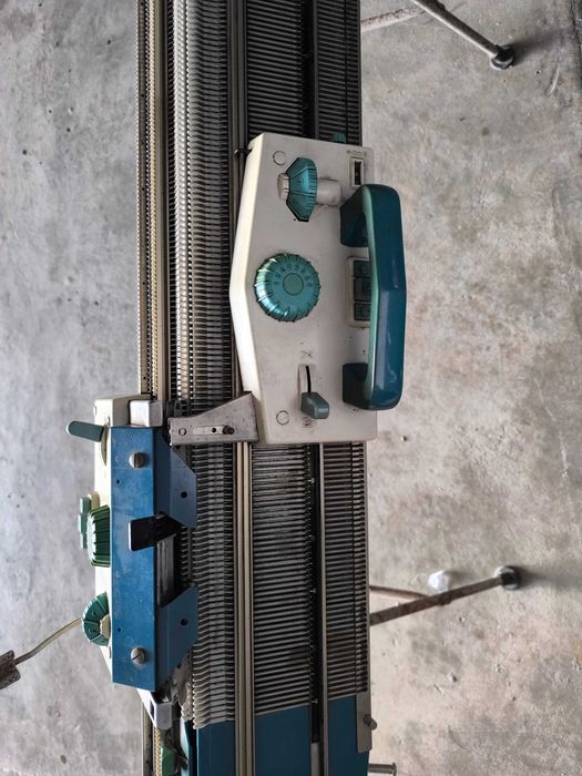 Vendo máquina de tricotar DUO Swiss Tricomatic