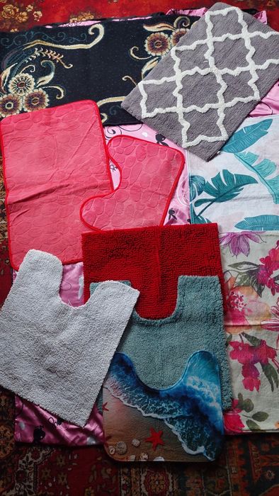 Продам коврики для ванной.