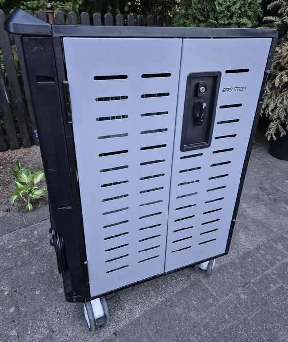 Ergotron zip40 Charging Cart wózek szafa do ładowania notebook laptop