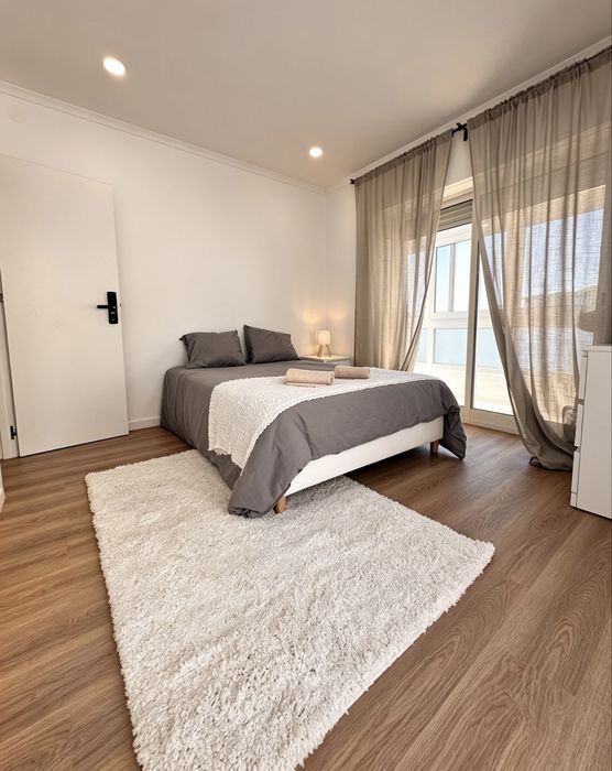 QUARTO C/ 2 VARANDAS | Ocupação individual | 5 min estação | 600€