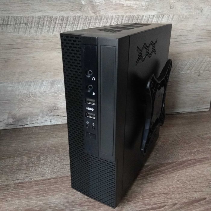 GameMax ST102-200W | SFF | VESA крепление в комплекте | mini ITX