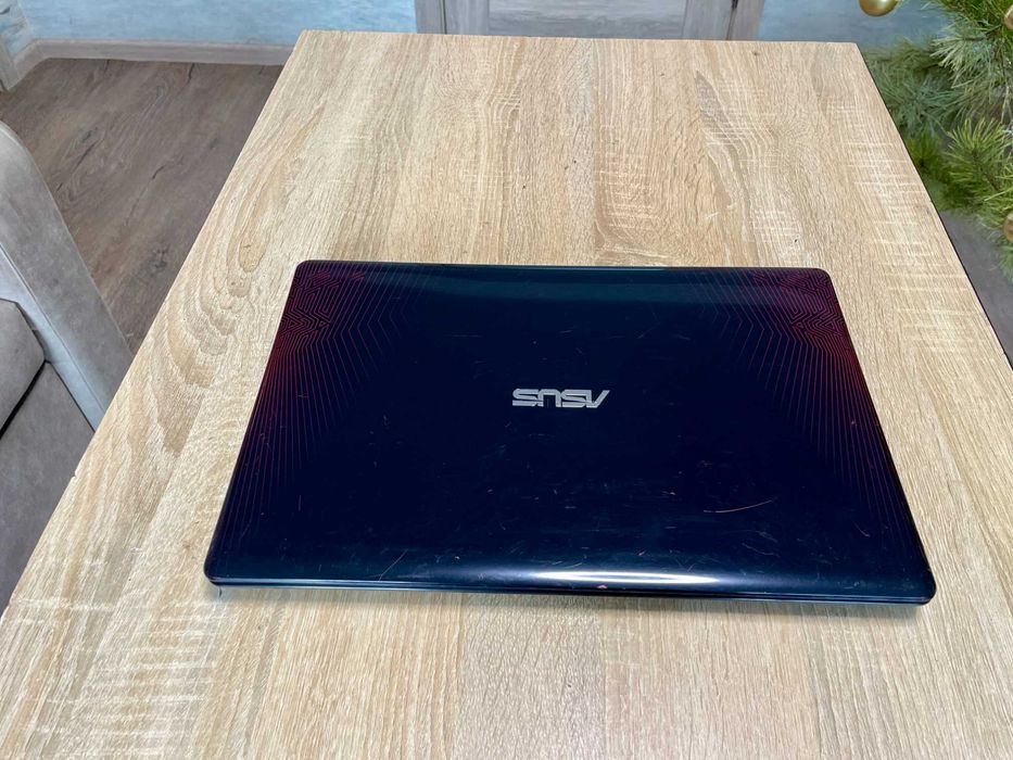 Ігровий Asus X550V, i7-6700HQ 4/8 Ядер, ОЗУ 16GB,NVIDIA 950M,SSD 256GB