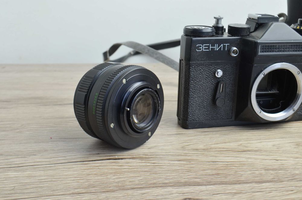 Гелиос 44М-4 з фотоапаратом ЗЕНИТ ЕТ