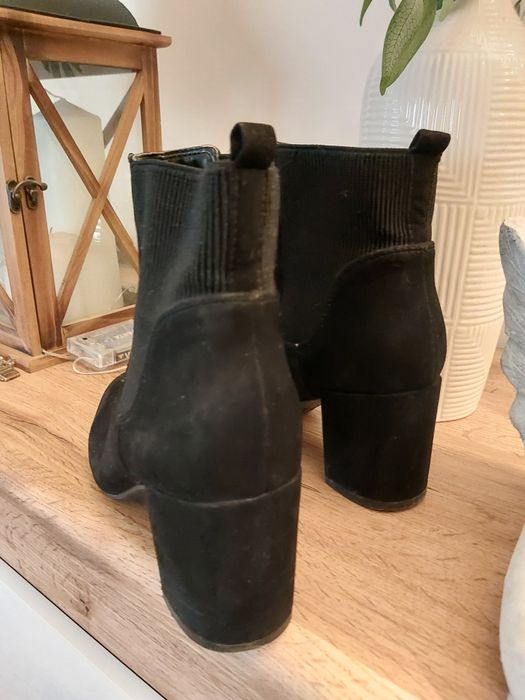 Czarne buty botki na obcasie slupku