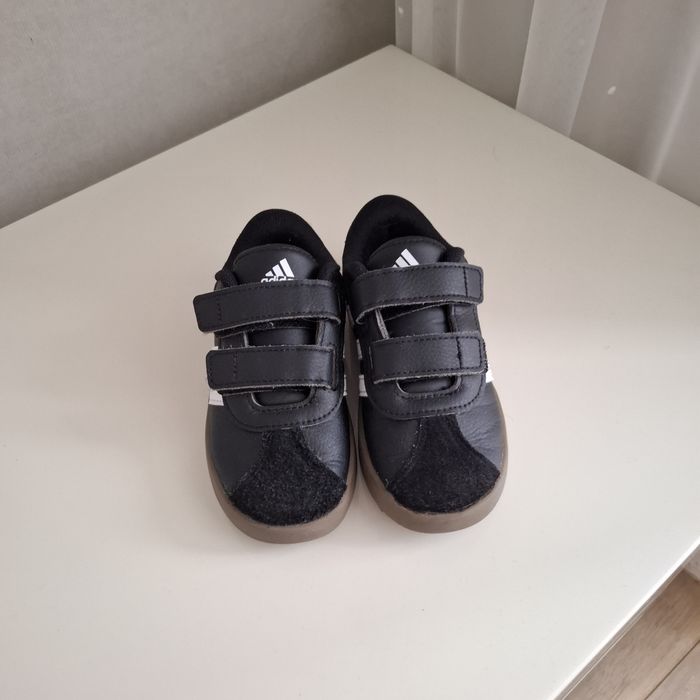 Кросівки adidas, р 24