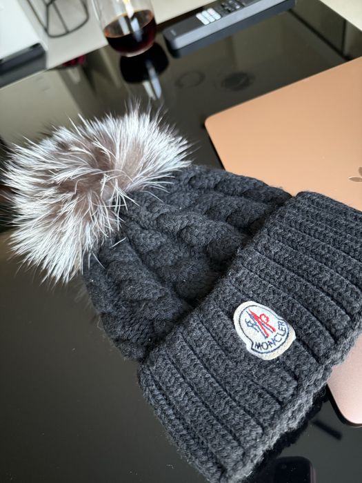 Czapka zimowa czarna pompon