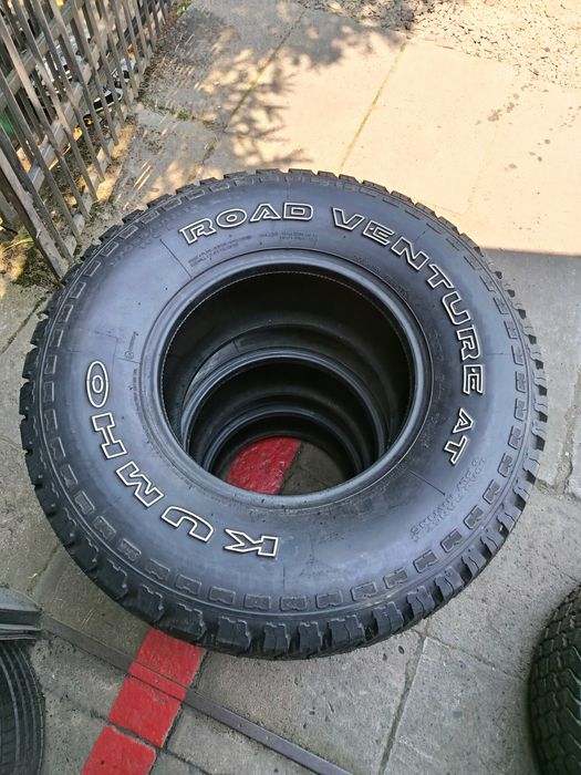 Opony 325/60R15 31x10.50R15 Kumho Road Venture Nowe Komplet