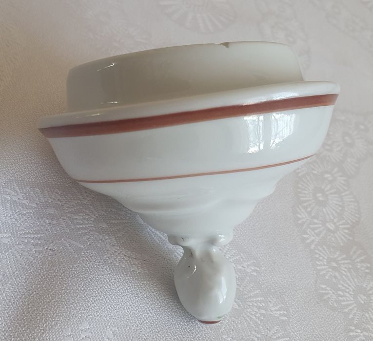Porcelanowa pokrywką do dzbanka