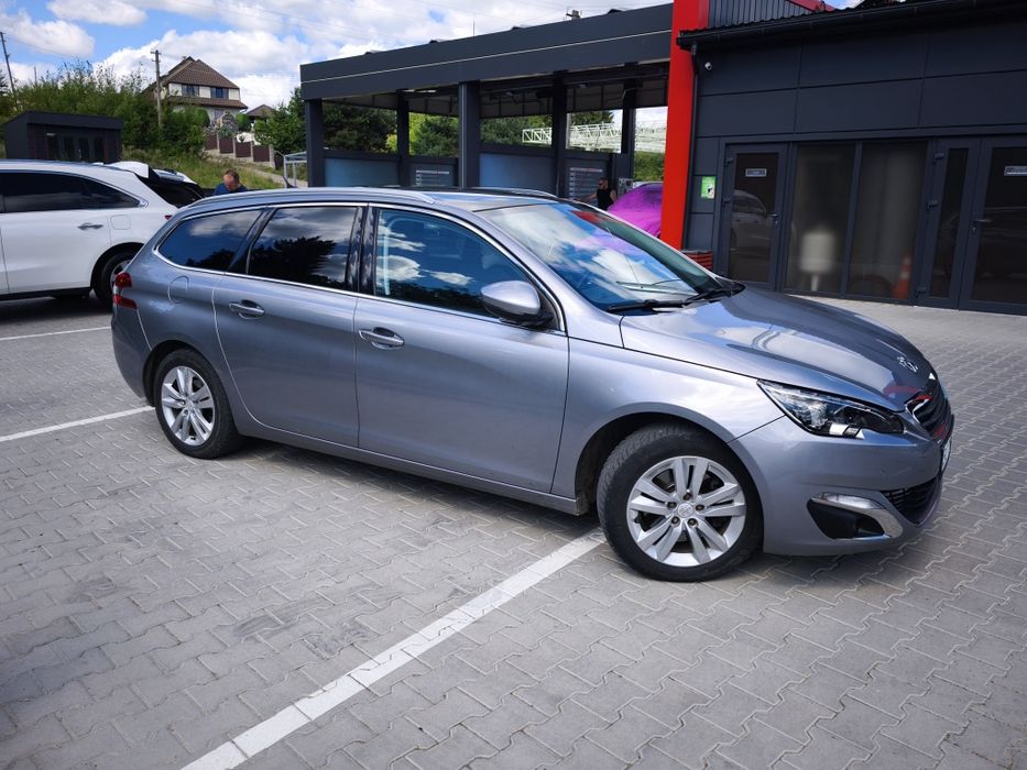 Peugeot 308 base 2015 року