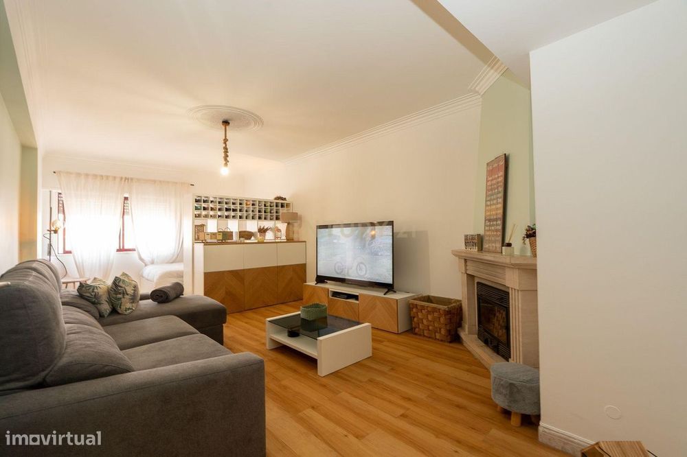 ** Espectacular Apartamento T2 No Cacém **